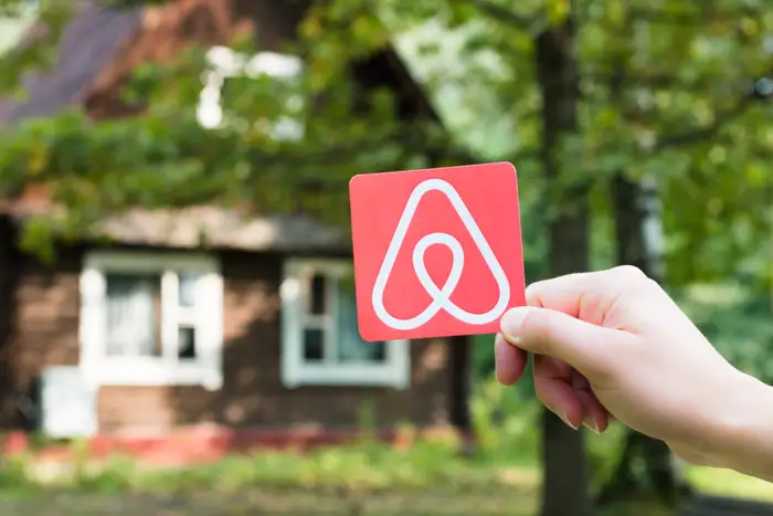 Airbnb Tasse 2024